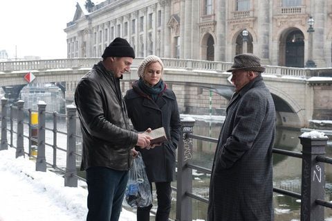 «Unknown Identity»: Verschwörungsthrillerüber einen US-Biologen in Berlin, der nach einem Autounfall Ehefrauund Identität verliert und von Killern gejagt wird. (FOTO: DAPD)