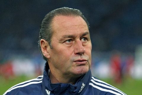 Auf Schalke wird in Zukunft ohne Huub Stevens gespeilt. (FOTO: DPA)