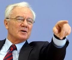 Bauminister Manfred Stolpe (SPD) (Archivfoto: dpa)