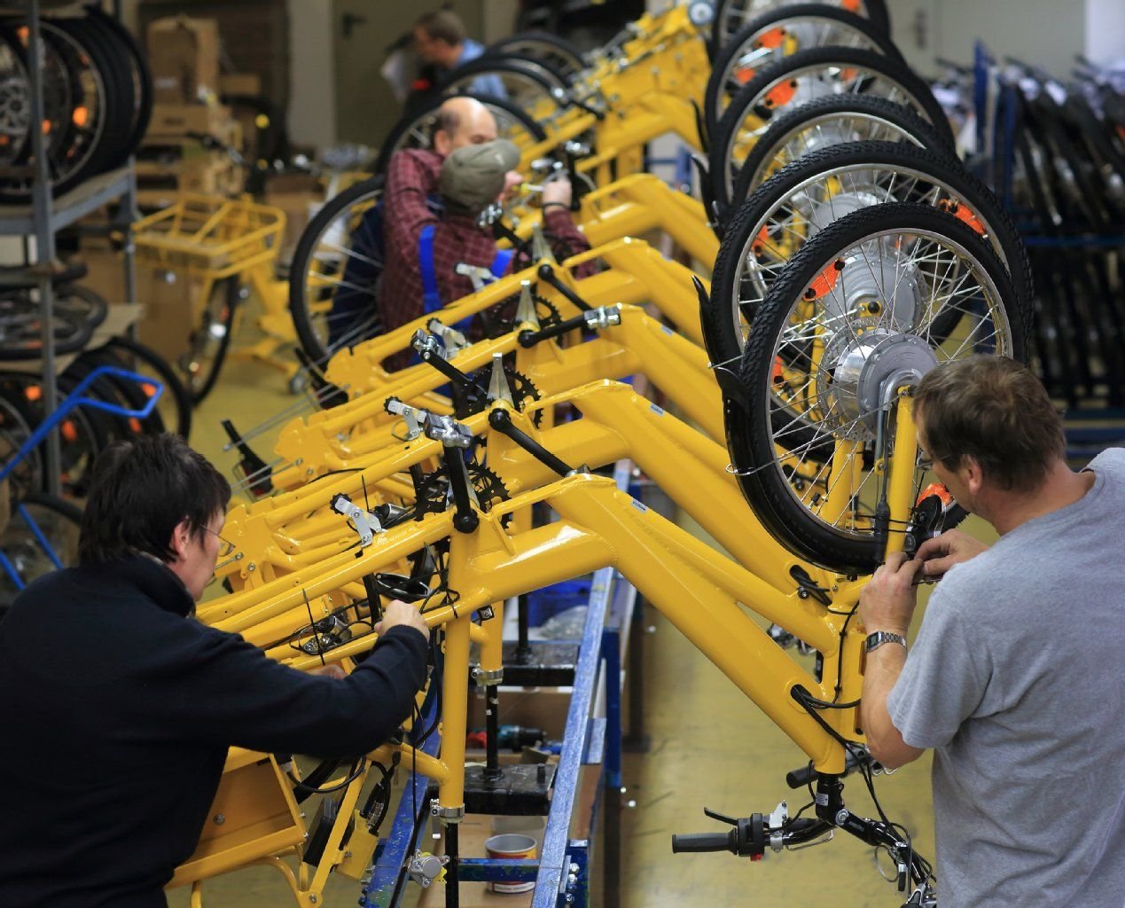 Spezielle Fahrräder für Briefzusteller werden in der Mifa Mitteldeutsche Fahrradwerke AG in Sangerhausen produziert.