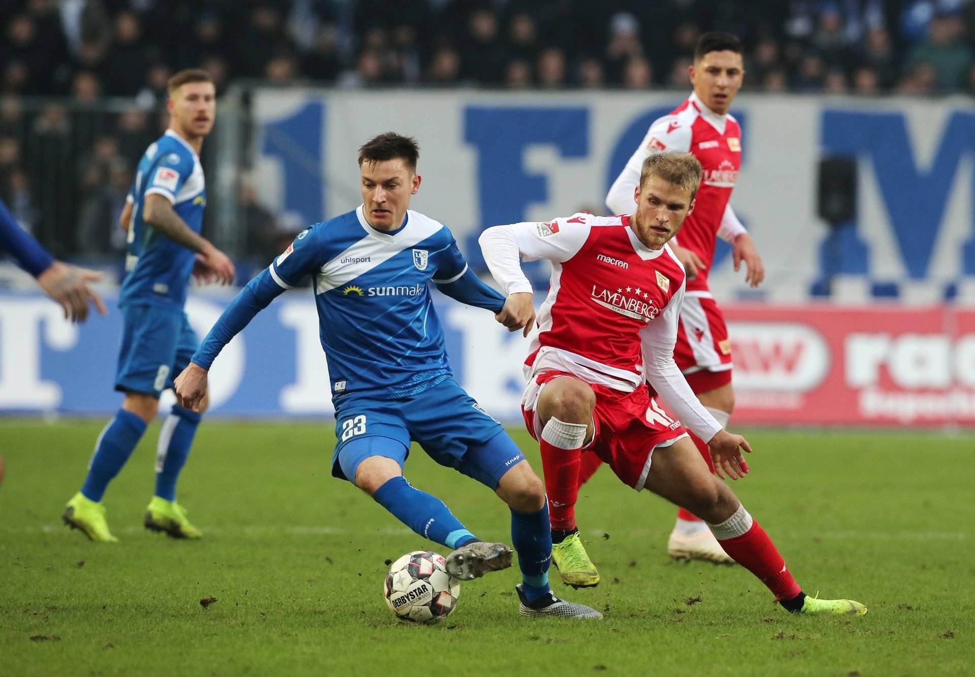 Charles Elie Laprevotte und Sebastian Andersson im Zweikampf