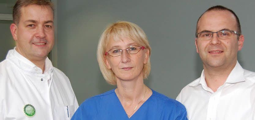 Das Team der Schmerztherapie: Chefarzt René Pfeiffer, Oberärztin Annett Staudte und Oberarzt Thomas Bier (von links).