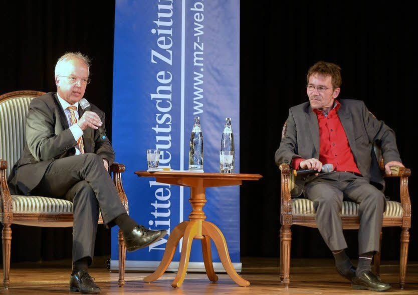 Redner und Zuhörer: Stefan Exner und Jakob Uwe Weber.