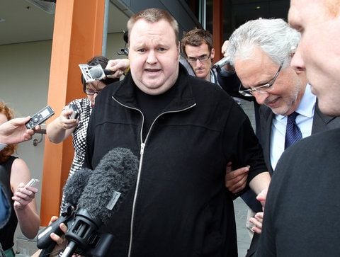 Megaupload-Gründer Kim Schmitz ist gegen Kaution auf freiem Fuß. Bekommt er jetzt sein Geld wieder? (FOTO: AFP)