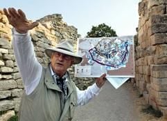 Der Troja-Forscher Prof. Manfred Korfmann (Archivbild von 2003) ist tot. Dies bestätigte seine Familie am Donnerstag (11.08.2005) in Tübingen. (Foto: dpa)