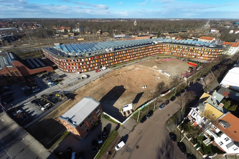 Auf dem Baufeld neben dem Uba-Hauptgebäude soll Ende März oder Anfang April der Grundstein gelegt werden.