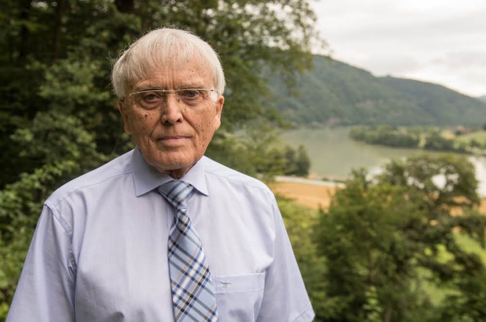 Am Sonnenhang: Reiner Kunze in seinem Garten im niederbayrischen Obernzell