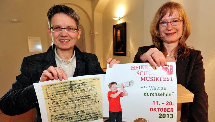 Stellen das Programmheft vor: Christina Siegfried (l.) und Henrike Rucker.