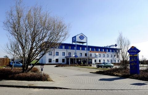 Das Etap-Hotel in Peißen ist überfallen worden. (FOTO: THOMAS MEINICKE)