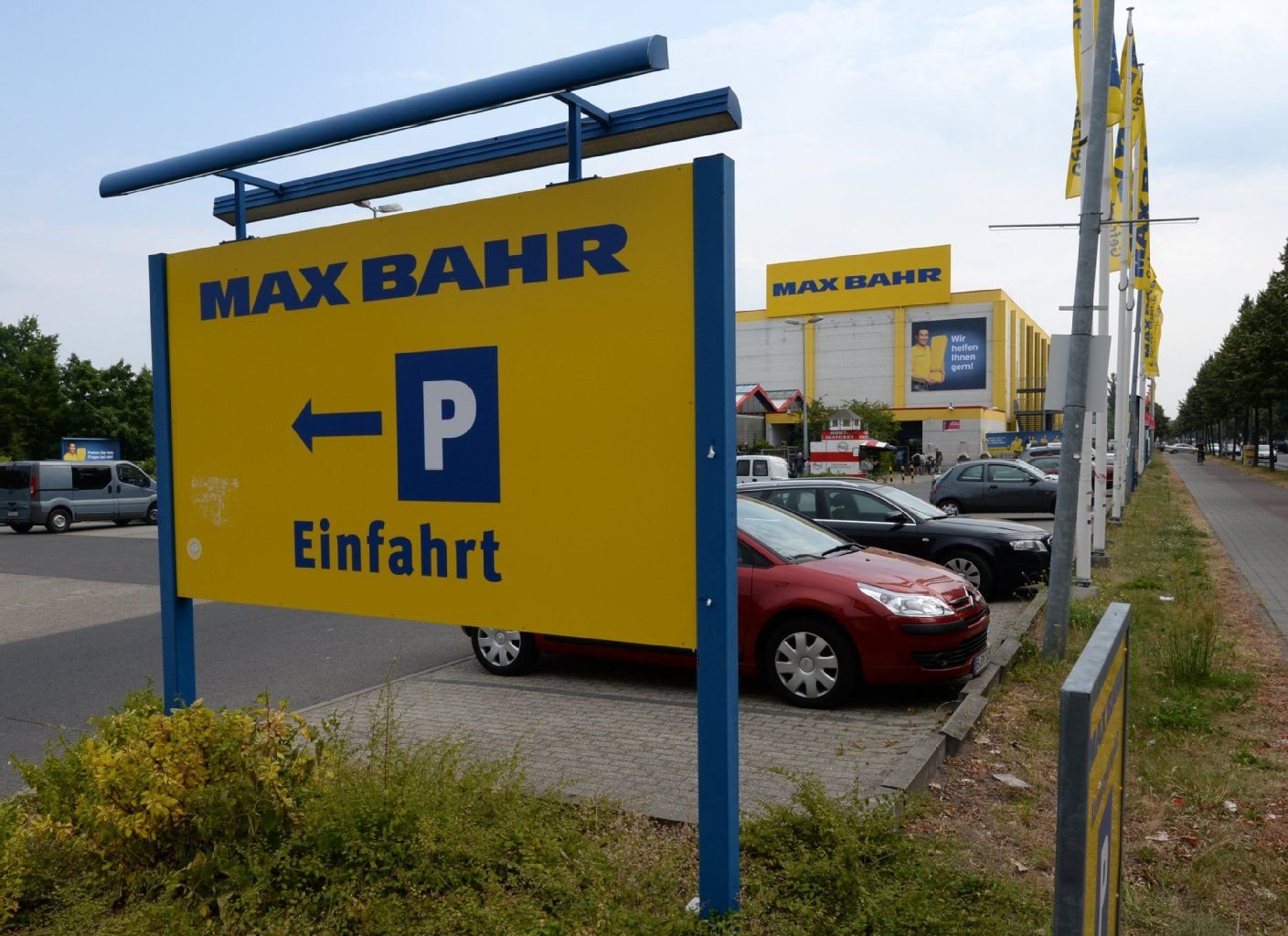 Die Baumarkt-Kette Max Bahr mit 132 Standorten ist nach der Insolvenz des Mutterkonzerns Praktiker ebenfalls zahlungsunfähig.