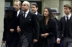 Familie von Fürstenberg bei der Beisetzung