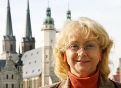 Dagmar Szabados (SPD) wurde zur neuen Oberbürgermeisterin von Halle/Saale gewählt - allerdings gaben nur 27,45 Prozent der Wahlberechtigten ihre Stimme ab. (Foto: dpa)