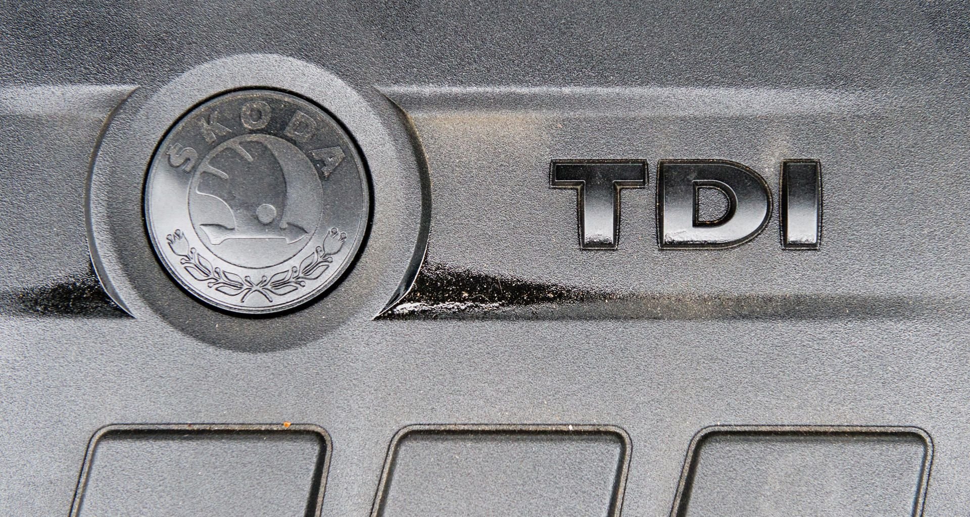 Eine Skoda-Fahrerin hat einen Prozess gegen VW gewonnen.
