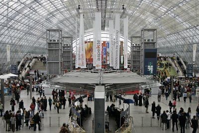 Ein Blick in die Messehallen während der Leipziger Buchmesse. (FOTO: ARCHIV)