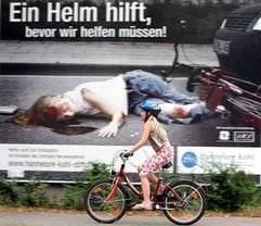 Ein Plakat der Stiftung «Kuratorium ZNS» macht auf die Gefahr aufmerksam. (Foto: dpa)