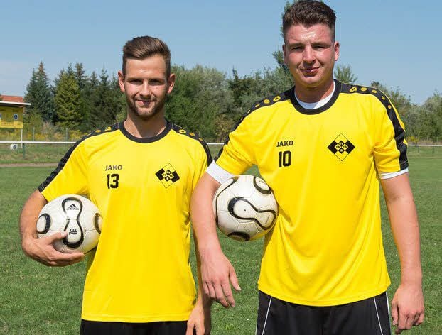 Davis Kresse (r.), der Neuzugang des VfL Querfurt hat in letzter Zeit gleich mehrfach den Verein gewechselt.