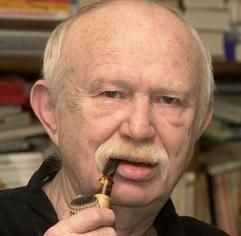 Der Lyriker und Autor Heinz Kahlau in seiner Berliner Wohnung. Als Auflagen-Millionär hält Kahlau, der am 6. Februar seinen 75. Geburtstag feiert, die Spitzenposition unter den lebenden deutschen Lyrikern ein. (Foto: dpa)