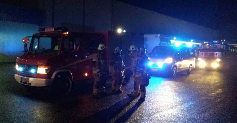 30 Einsatzkräfte rückten am Montagmorgen in das Brehnaer Industriegebiet an der A9 aus.