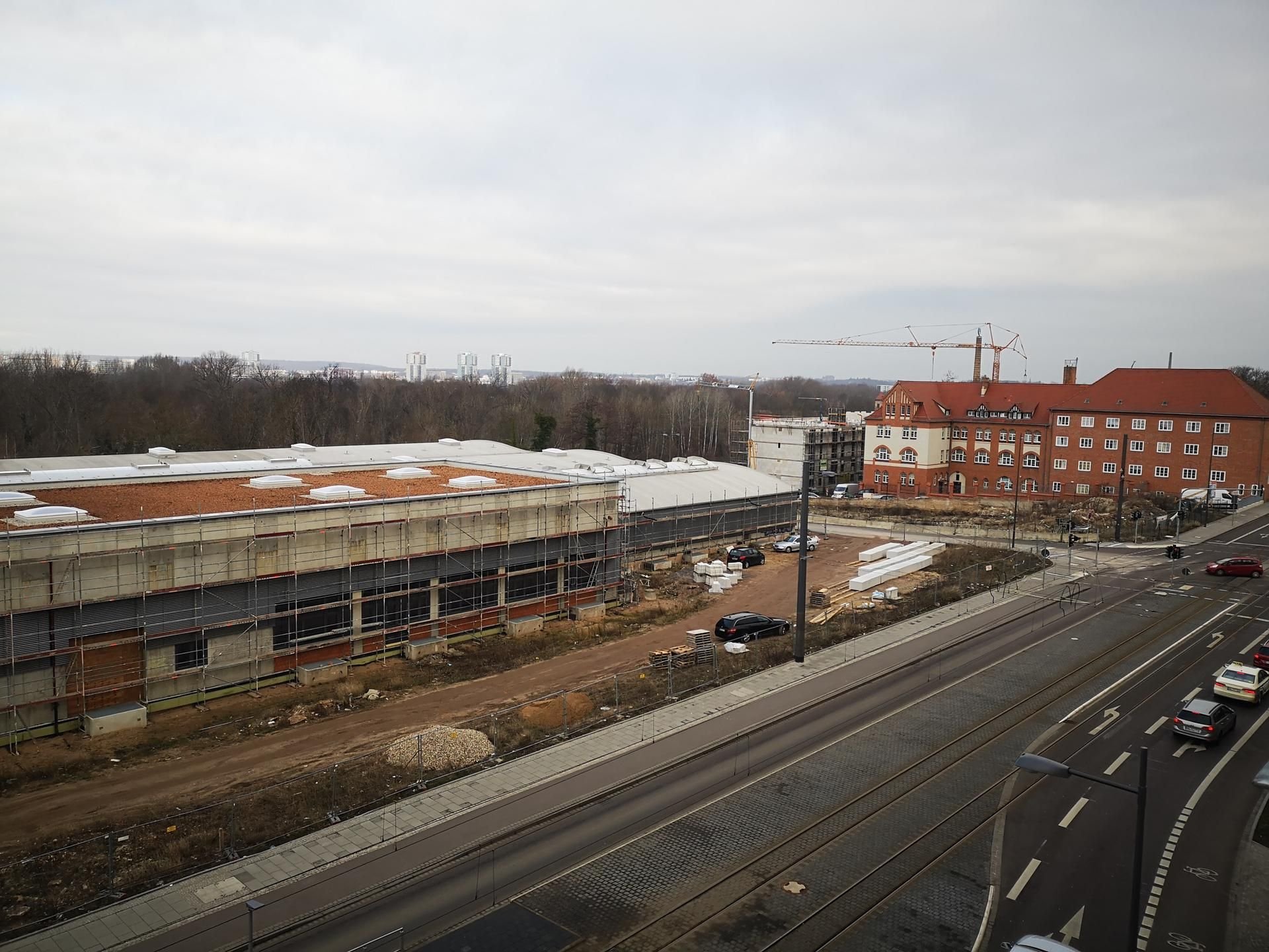 Das Sportparadies im Böllberger Weg sollte 2008 fertig werden. Über zehn Jahre später ist es noch immer eine Baustelle.