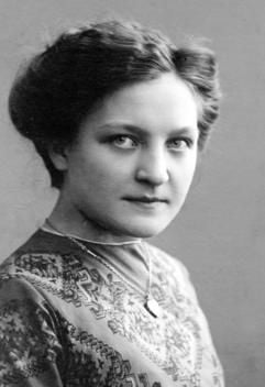 Frieda Müller (Archivfoto aus dem Jahre 1916), bislang Deutschlands ältester Mensch, ist am Donnerstagabend (21.07.2005) mit 110 Jahren in Potsdam gestorben. (Foto: dpa)