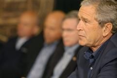 US-Präsident George W. Bush hat nach dem Tod des jordanischen Top-Terroristen Abu Mussab al-Sarkawi seine Irak-Strategie auf den Prüfstand gestellt. (Foto: dpa)