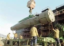 Atom-Raketen werden aus dem Wrack geborgen