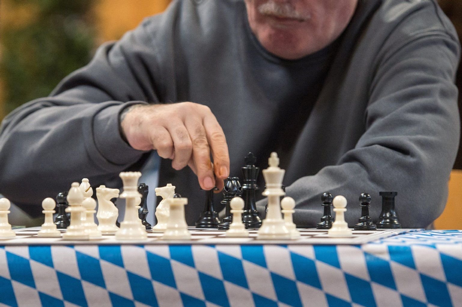 Heinz Burreh spielt seit 60 Jahren Schach.