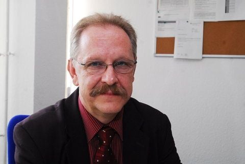 Berndt Lampe ist derzeit Chef der Arbeitsgemeinschaft von Bundesagentur für Arbeit und Landkreis, deren Aufgaben zur Betreuung der Arbeitslosengeld-II-Empfänger ab 1. Januar 2012 das kreiseigene Jobcenter übernehmen soll. (FOTO: ARCHIV/LISKER)