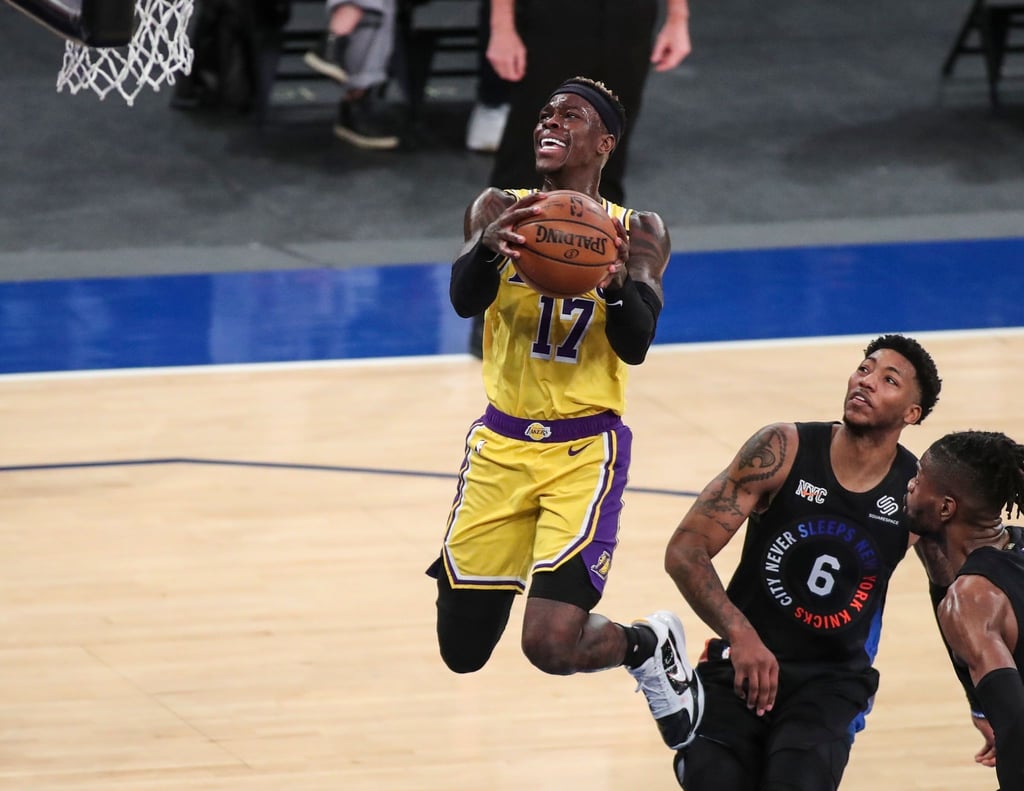 Dennis Schröder (M.) von den Los Angeles Lakers weiß noch nicht, ob er sich impfen lasen möchte.