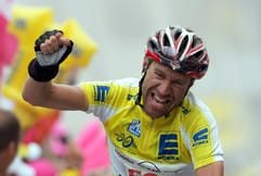 Der Berliner Radprofi Jens Voigt vom Team CSC jubelt am Montag (07.08.2006) im österreichischen St. Anton am Arlberg über seinen SIeg auf der sechsten Etappe der Deutschland-Tour. (Foto: dpa)