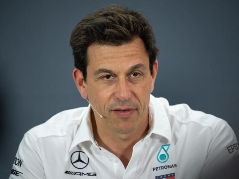 Fühlt sich „nicht bereit dazu, das Concorde Agreement zu unterzeichnen”: Toto Wolff. Foto: Sebastian Gollnow/dpa