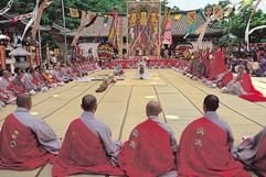 Buddhistische Mönche im Bongwonsa-Tempel in Seoul. Der Buddhismus ist in Südkorea die wichtigste Religion. (Archivfoto: dpa)