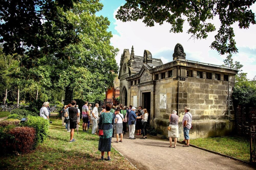 Nur selten bietet sich die Gelegenheit wie am Sonntag, einen Blick in eines der Mausoleen auf dem Wittenberger Friedhof zu werfen.