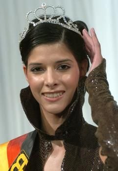 Zur Miss Ostdeutschland 2004 ist am Sonntag (25.01.2004) in Jena die 20-jährige Angestellte Micaela Schäfer aus Berlin gewählt worden. Veranstalter des Wettbewerbes ist die Miss Germany Cooperation (MGC/Oldenburg). (Foto: dpa)