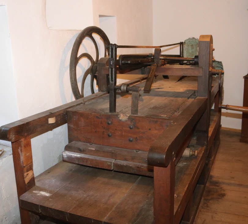 Die Wäschemangel ist noch voll funktionstüchtig.