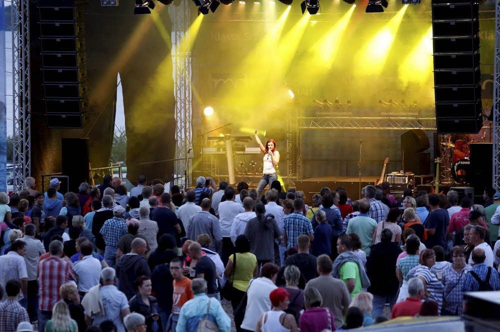 Drei Tage Sommerfestival: Mit dem Goitzschefest und einem bunten Kulturprogramm wurde auf der Halbinsel Pouch all den unzähligen Fluthelfern gedankt.
