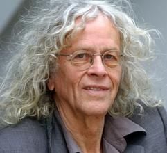 Der Zeichner und Autor Friedrich Karl Waechter, aufgenommen auf der Frankfurter Buchmesse im Oktober 2002, starb im Alter von 67 Jahren nach längerer Krankheit in der Nacht zum Freitag (16. September 2005). (Foto: dpa)