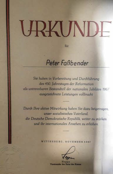 Häng’ die doch auf!, hatten Freunde geraten. Und so kann alle Welt sehen, dass Faßbender schon 1967 dabei war.