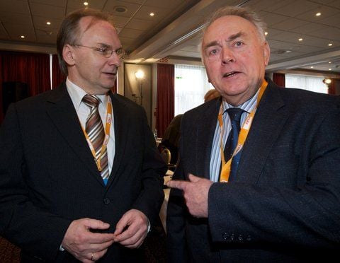 Ministerpräsident Wolfgang Böhmer (re.) und Wirtschaftsminister Reiner Haseloff (beide CDU). (ARCHIVFOTO: DPA)