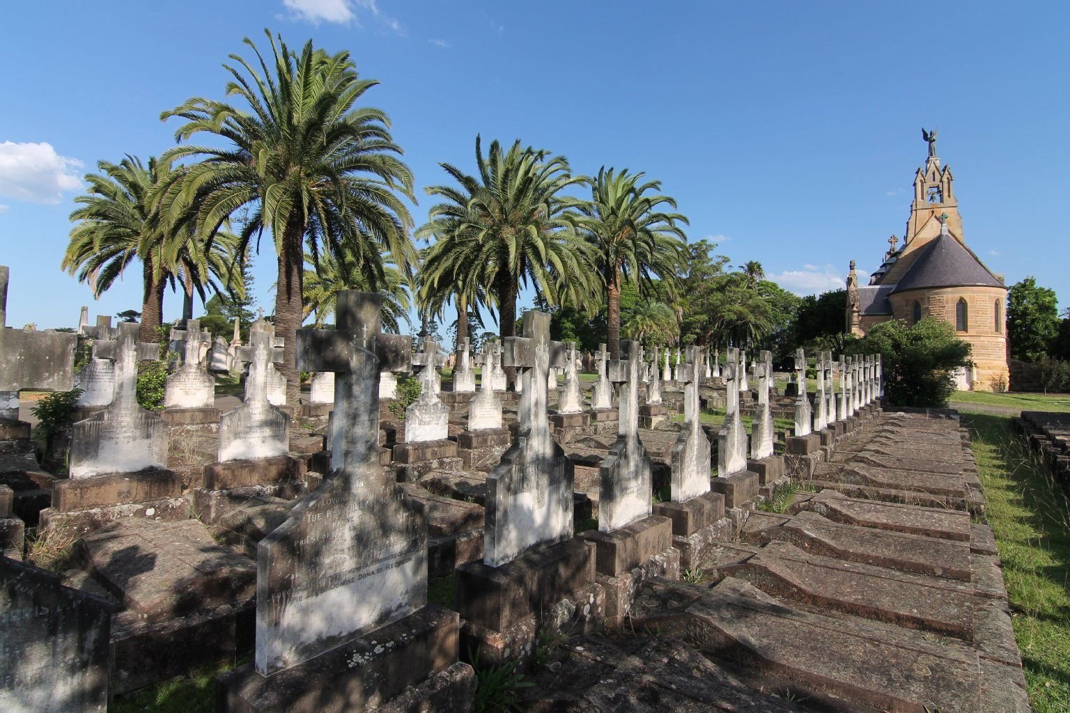 Mit ihren vielen prächtigen Grabmälern zählt die 286 Hektar große Rookwood Necropolis zu den Sehenswürdigkeiten Sydneys.