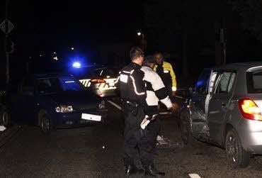 Eine 21 Jahre alte Pkw-Fahrerin wurde am Samstagabend bei einem Unfall in Blankenheim leicht verletzt.