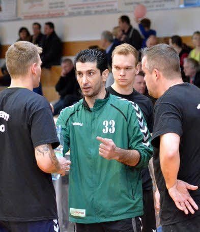 Mohammad Daneshyar (2. von links) musste beim Turnier des VfB Zahna eine Doppelrolle ausfüllen.