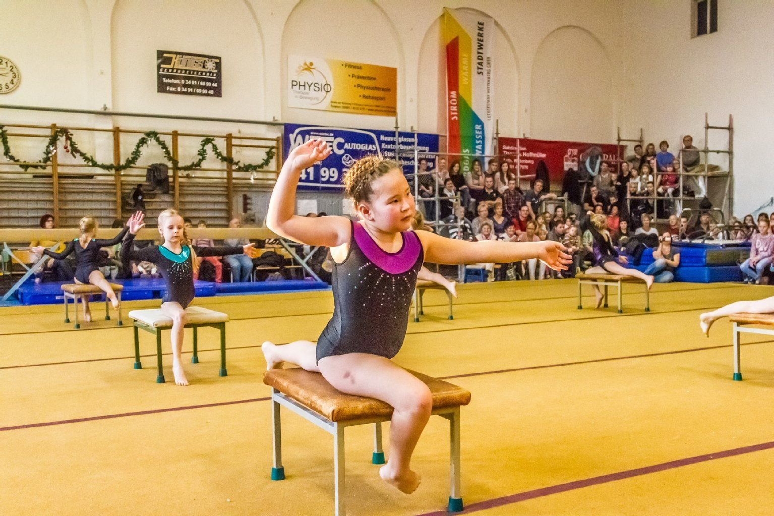 Hunderte Zuschauer kamen zum Weihnachtsschauturnen von Grün-Weiß in die Turnhalle "Am Elbhafen".