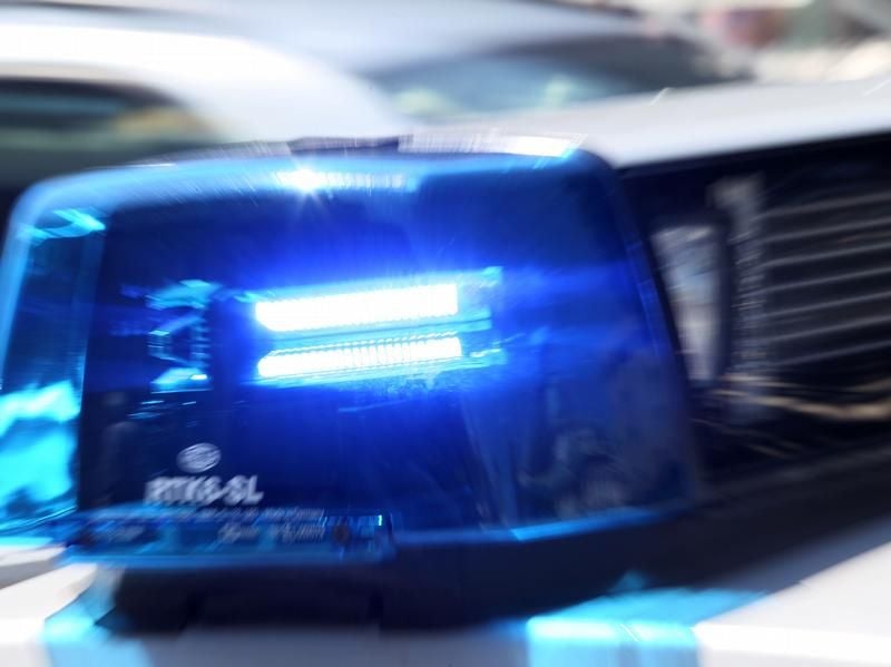 Blaulicht an einem Einsatzfahrzeug der Polizei