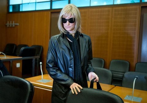 Claudia D., Ex-Geliebte des Wettermoderators Jörg Kachelmann, betritt am 30. Januar 2013 den Verhandlungssaal des Landgerichts in Frankfurt am Main (Hessen). (FOTO: DPA)