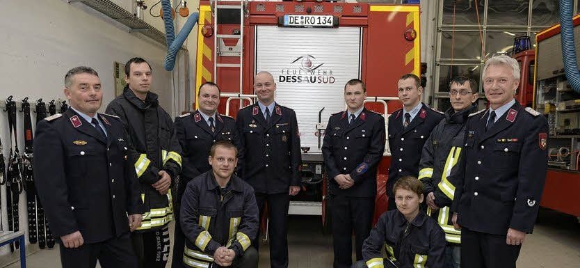 Tino Groschupf (li.) und Olaf Braun (re.) mit Martin Willerding, Marcel Kirschke, Bodo Hanke, Mario Schurstein, Christoph Könnecke, Patrick Wehrmann, Benjamin Uhle und Matthias Richter (von li.).