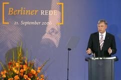 Bundespräsident Horst Köhler hält am Donnerstag (21.09.2006) in der Keppler-Oberschule in Berlin seine «Berliner Rede». (Foto: dpa)