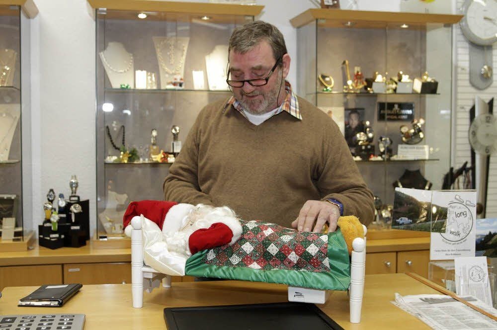 Der schnarchende Weihnachtsmann gehört zu Andreas Ottos Lieblingsdekoration in der besinnlichen Jahreszeit.