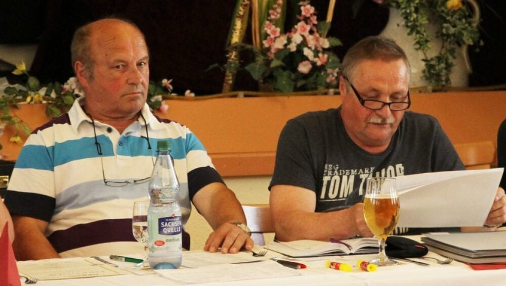 Werner Wegnershausen (r.), der Vorsitzende des Kreisfachverbandes Kegeln Burgenland, und Sportwart Klaus Strohbach sind ein eingespieltes Team.