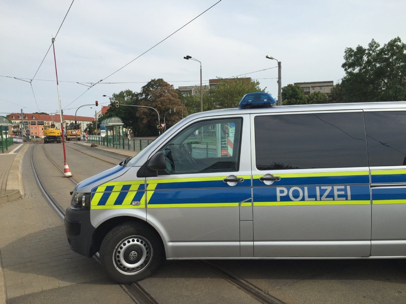 Die Polizei hat in Halberstadt eine Straße nach dem Fund einer Weltkriegsbombe gesperrt.